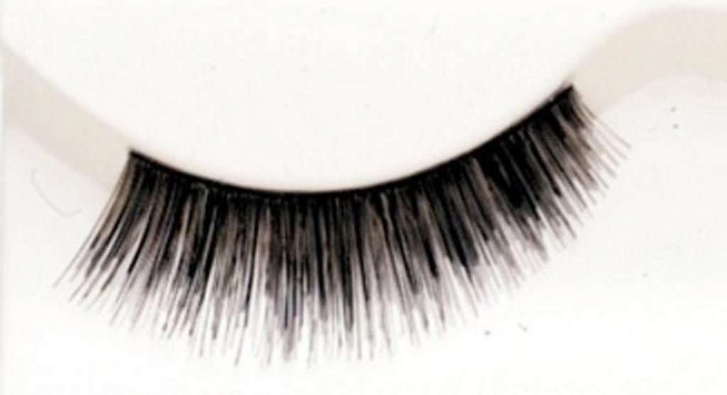 Eyelash 320 by Lacey Costume Costume Eyelashes