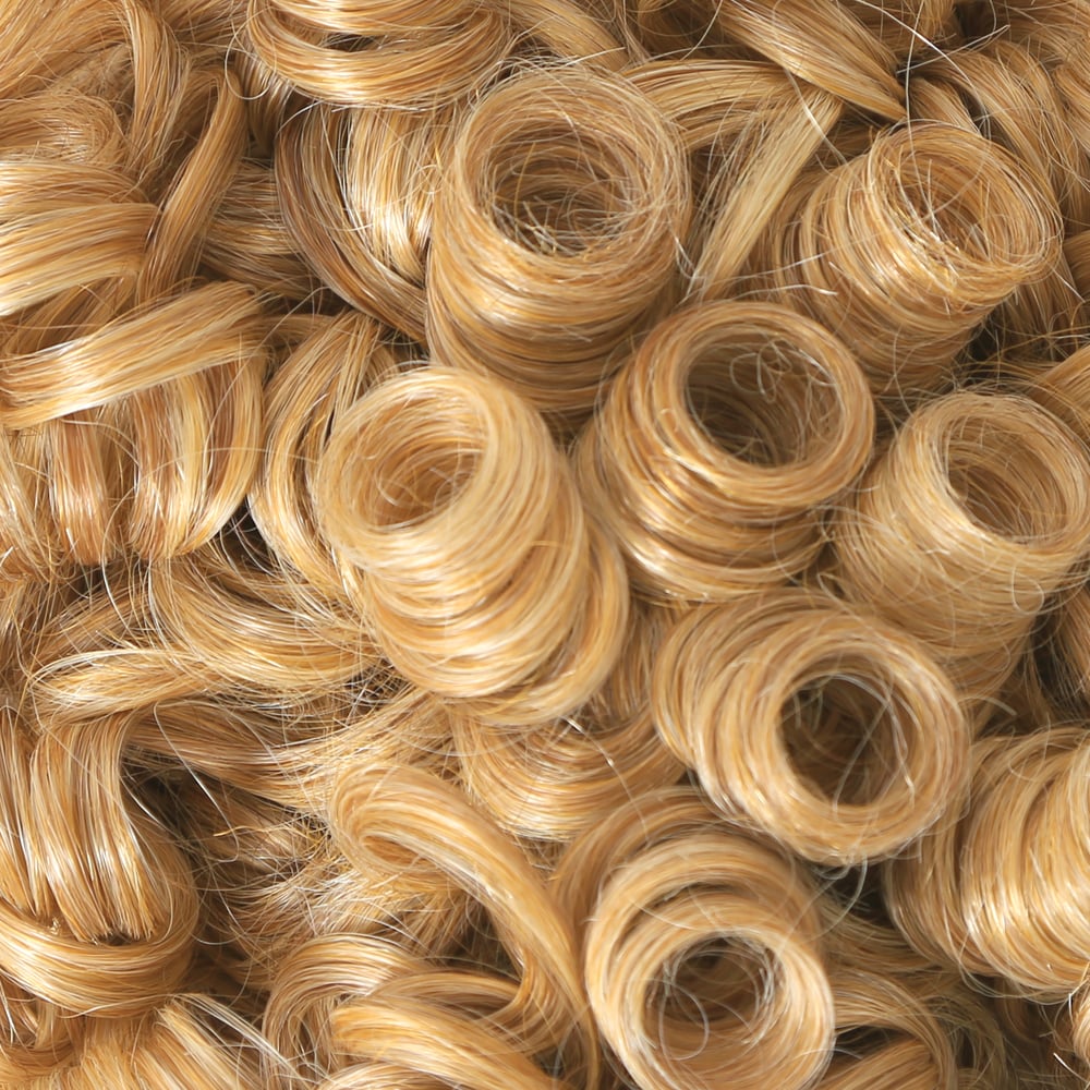 Top Beach Waves Topper 8.75" Mid-Length Wavy Clip-In