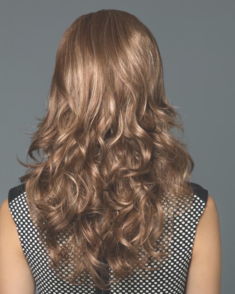 Noriko Avery Long Wavy Layers - MaxWigs